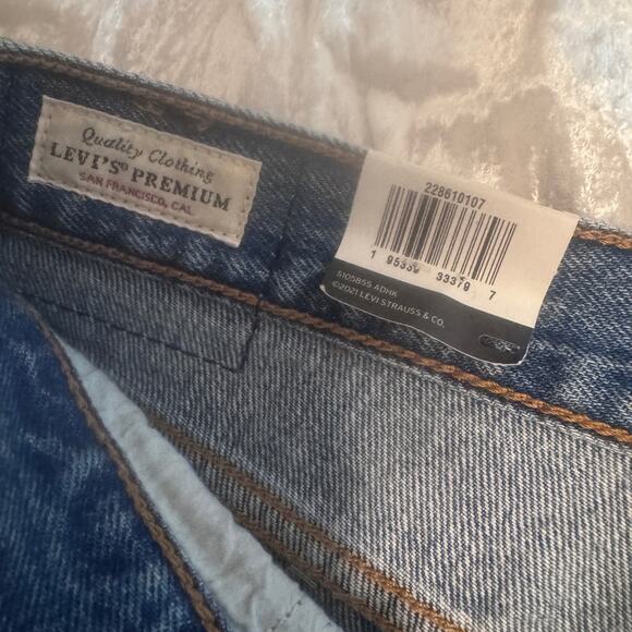 Levi's Blue Wedgie Straight Leg Jeans with Natural Distressing - Picture 4 of 8